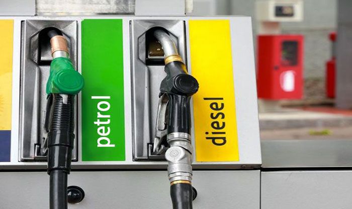पेट्रोल, डिजेल र मट्टितेलको मूल्य लिटरमा १० रुपैयाँ घट्यो
